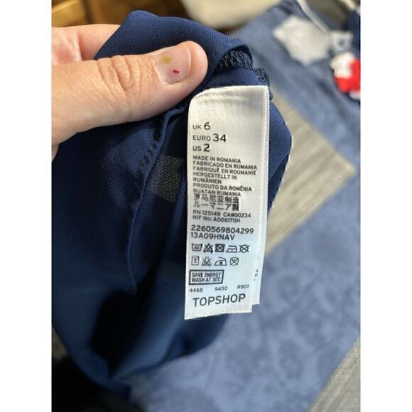 Topshop Tank Top Women's Sz 2 Navy Blue V-Neck Spaghetti Strap Relaxed Fit - Picture 2 of 7